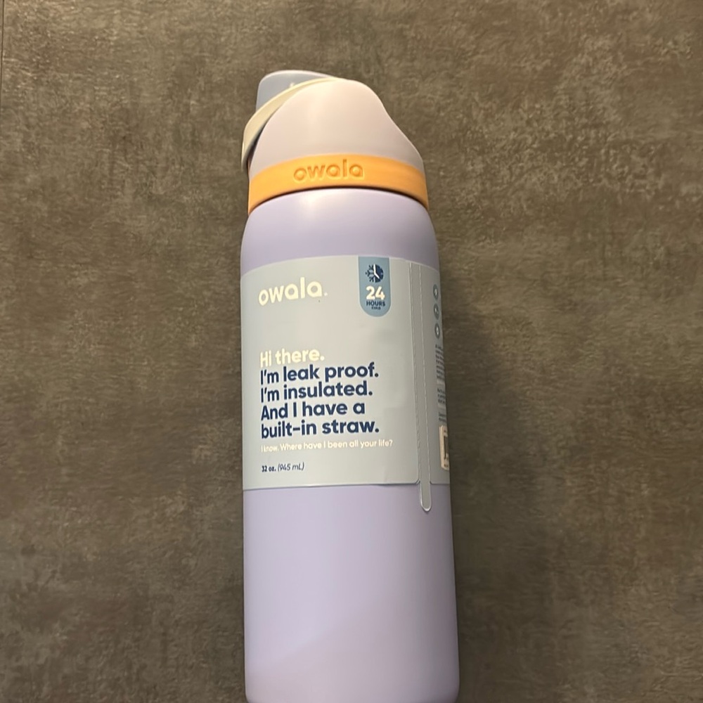 32 oz Owala leak proof water bottle